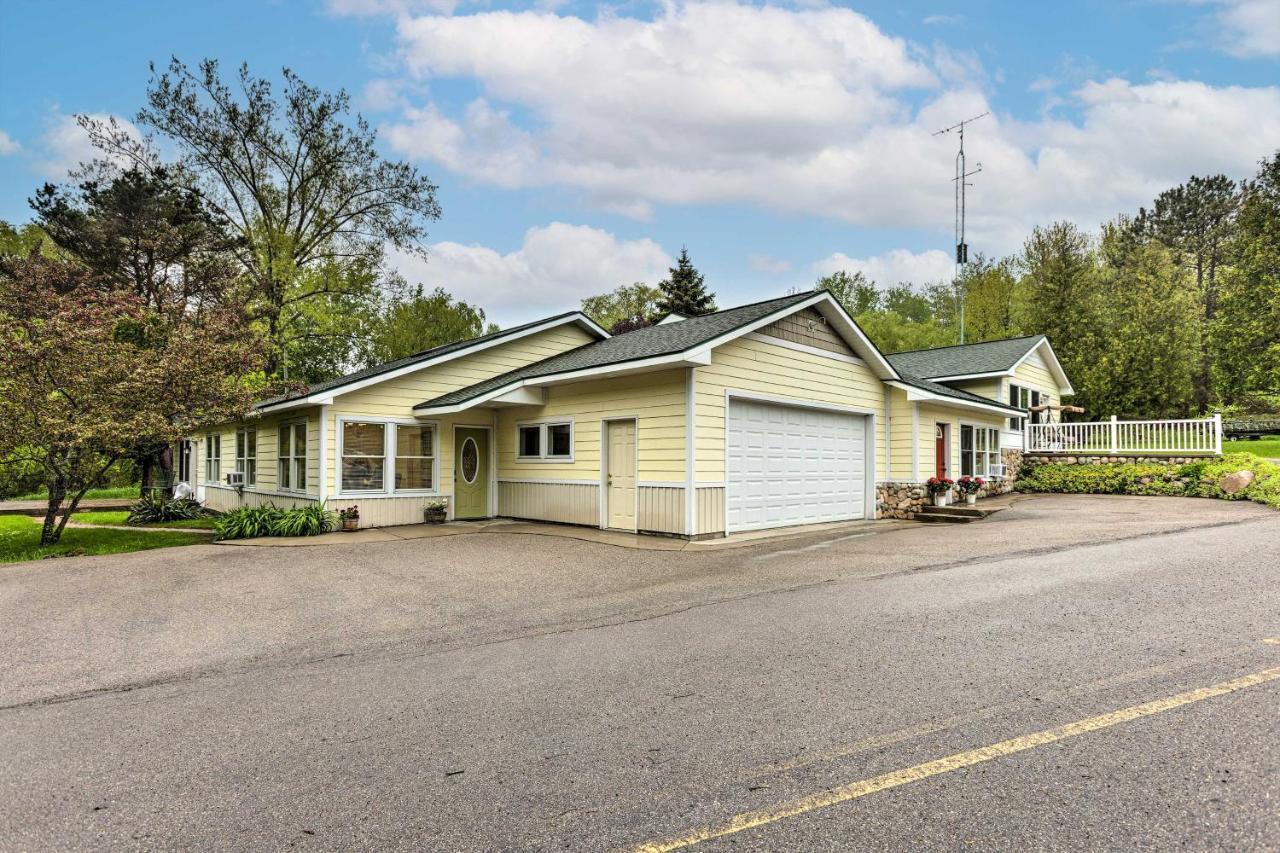 Charming Retreat Near Downtown Frankfort And Beaches エクステリア 写真