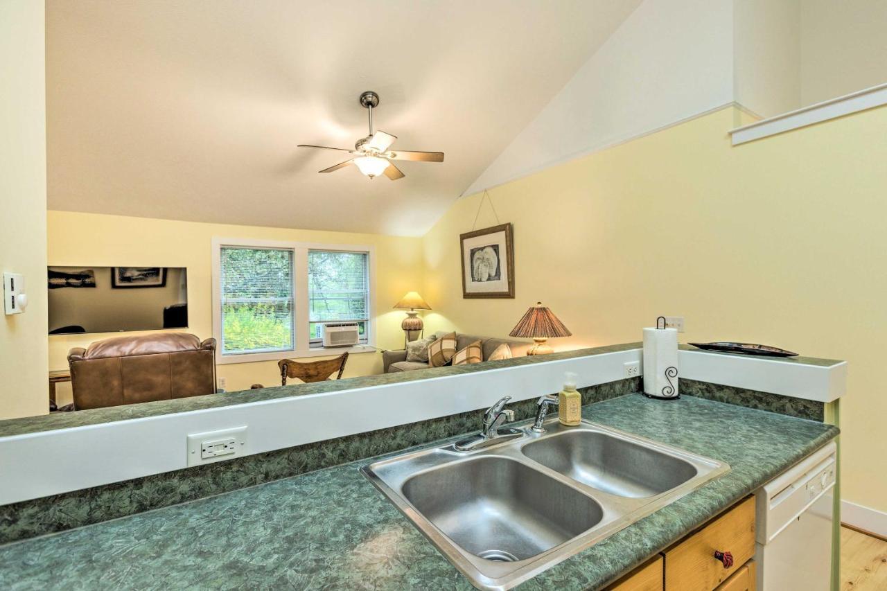 Charming Retreat Near Downtown Frankfort And Beaches エクステリア 写真